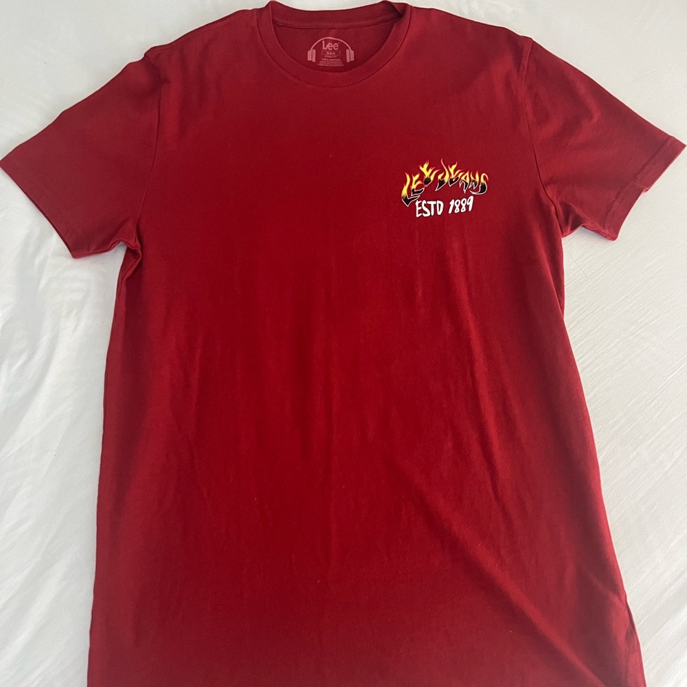 Lee Red Short Sleeve Tees